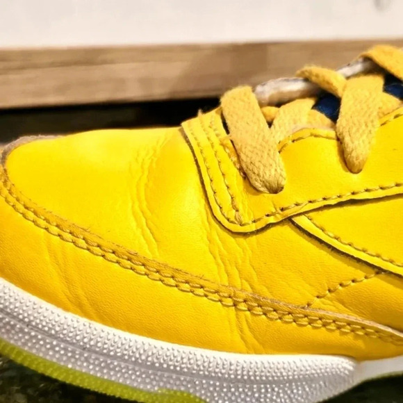 Reebok Illumination's Minions x Club C Minions' Little Kid Sz 2 #FX3353 - Picture 11 of 15